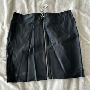 NWT EXPRESS LEATHER SKIRT WITH ZIPPER DETAIL SIZE 14